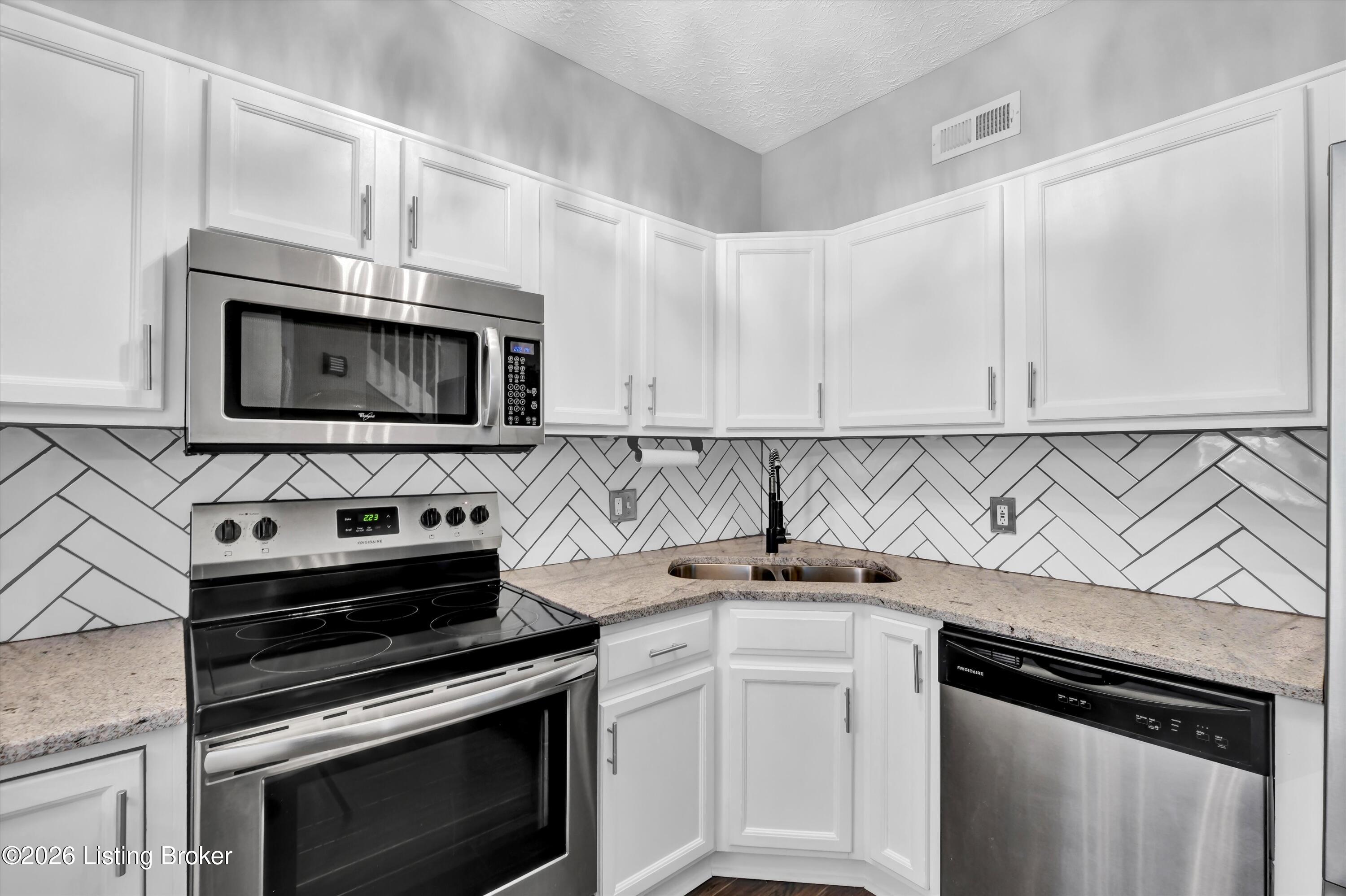 13545 Pinnacle Gardens Cir