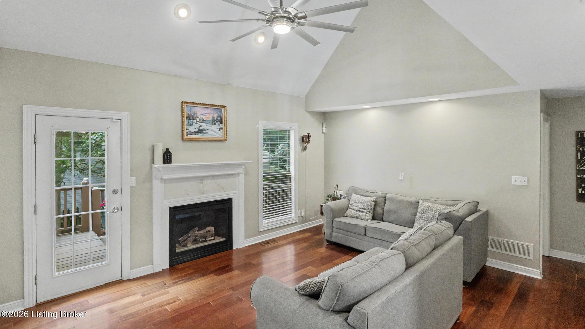 7110 Apple Orchard Ln