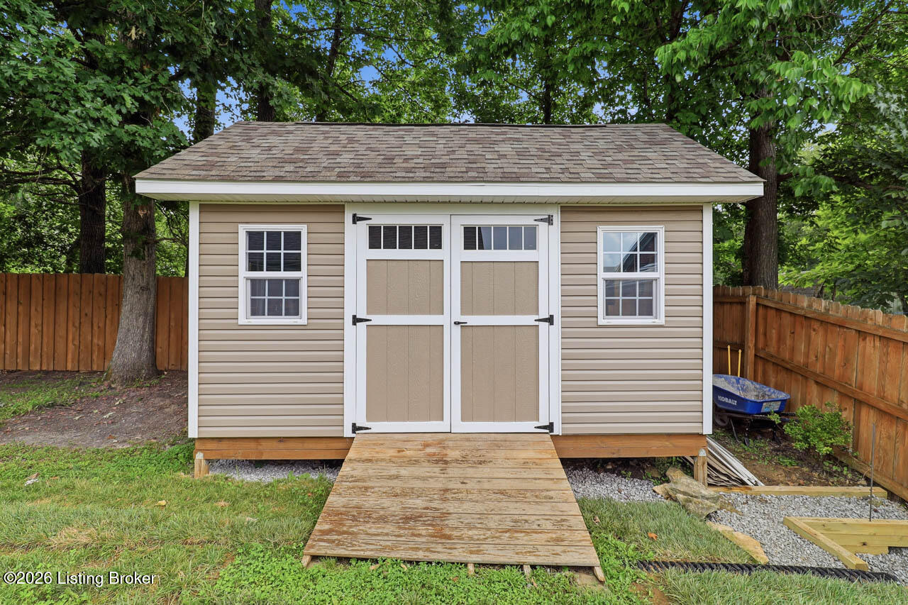 537 Shady Glen Cir