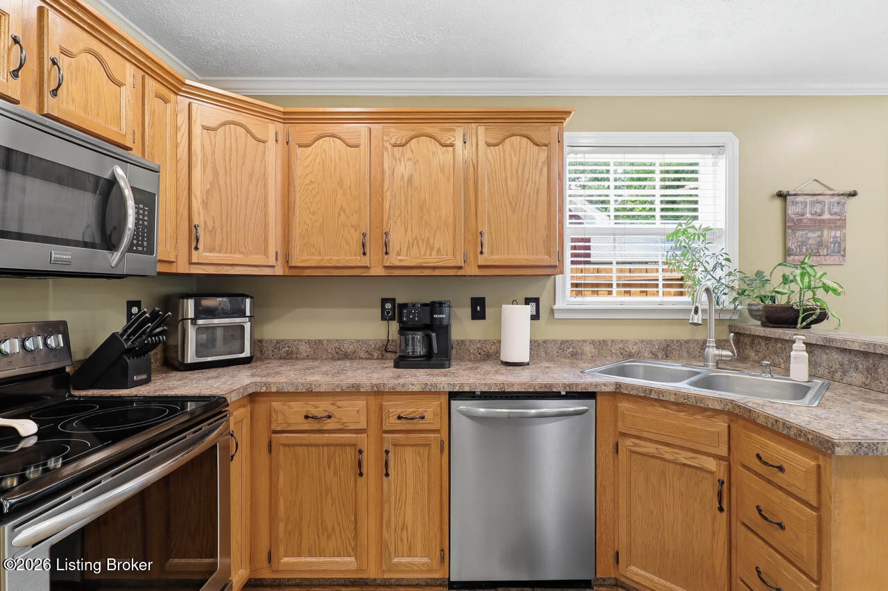 537 Shady Glen Cir