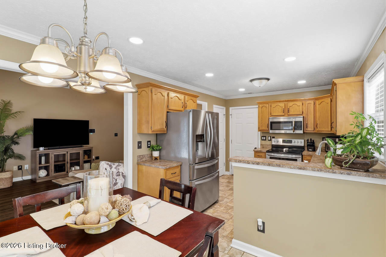 537 Shady Glen Cir