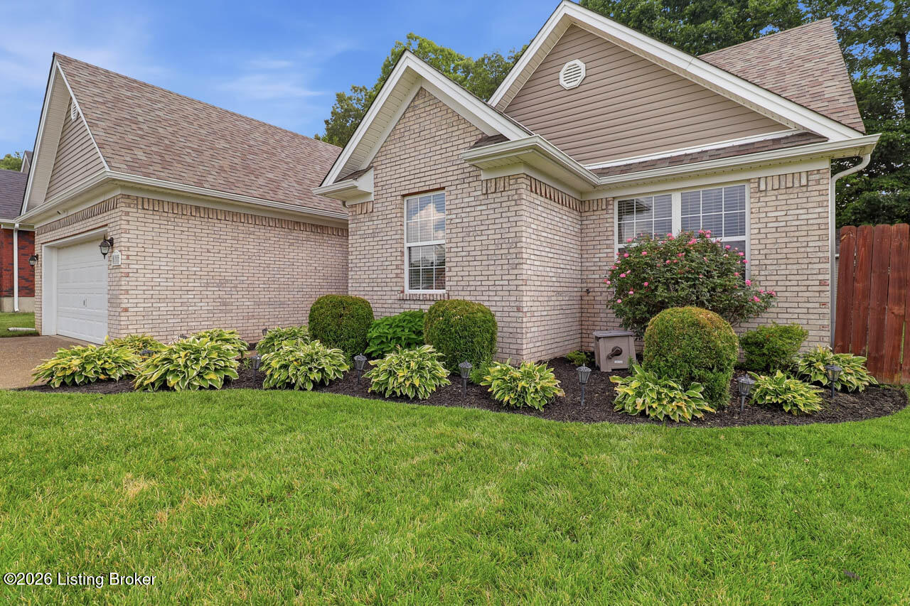 537 Shady Glen Cir