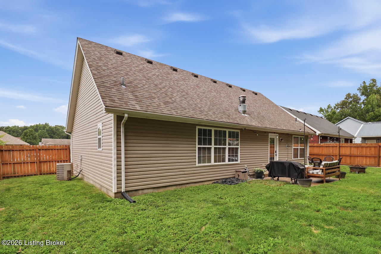 537 Shady Glen Cir