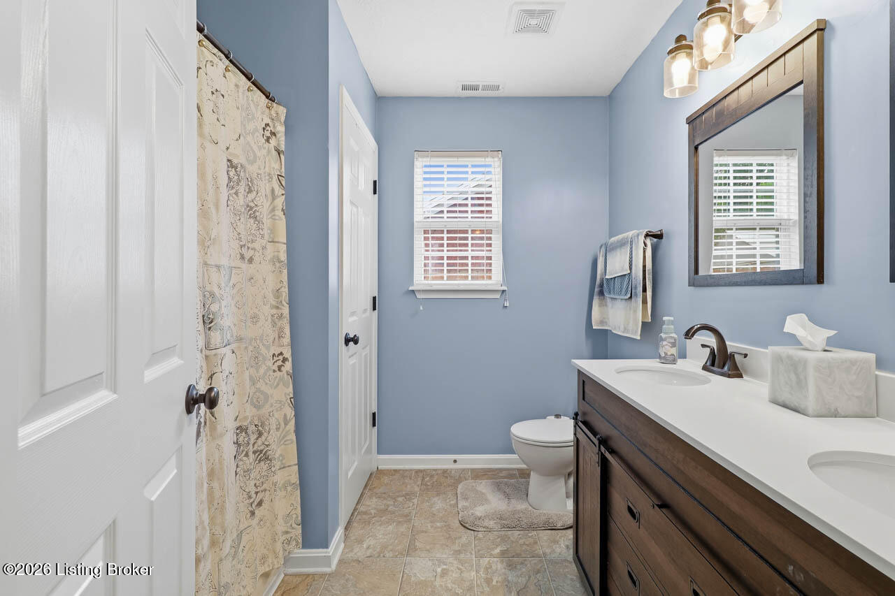 537 Shady Glen Cir