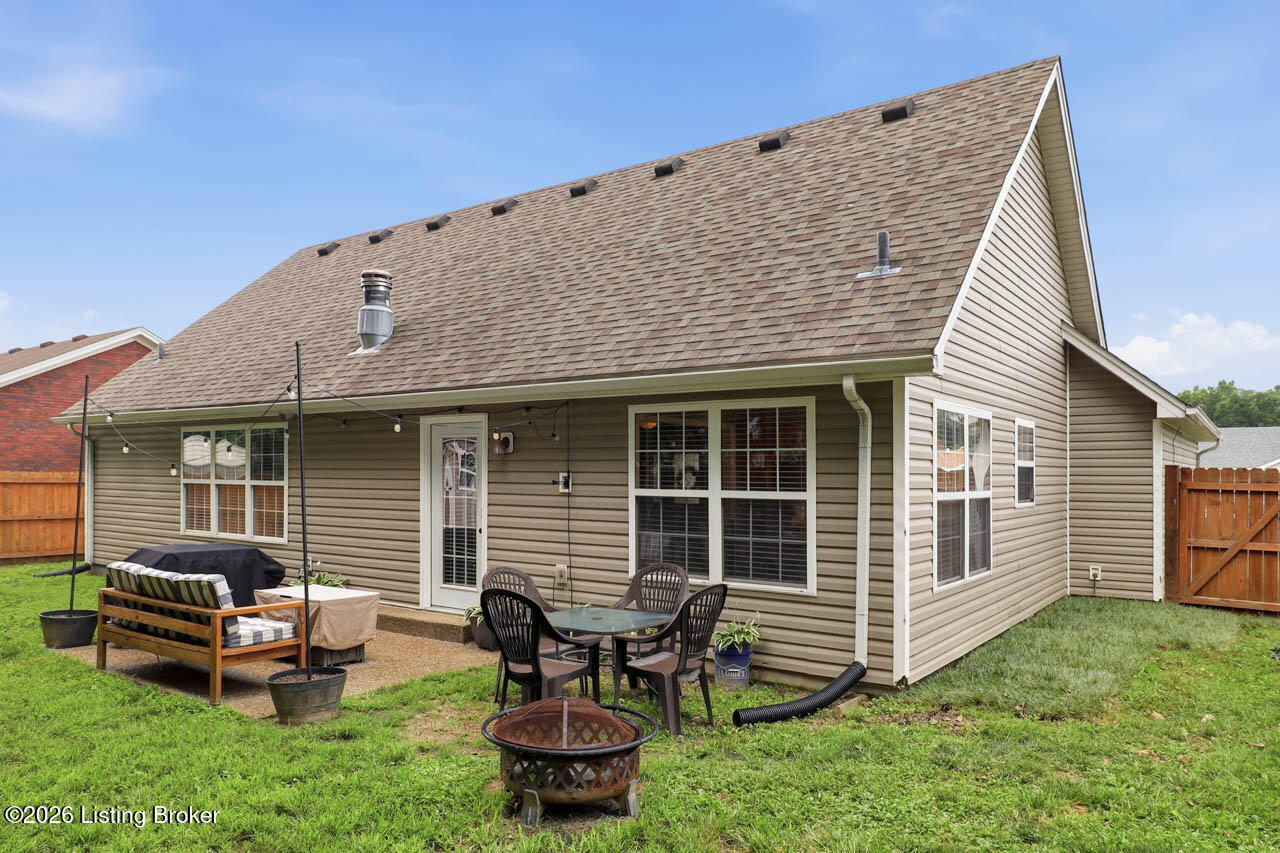 537 Shady Glen Cir
