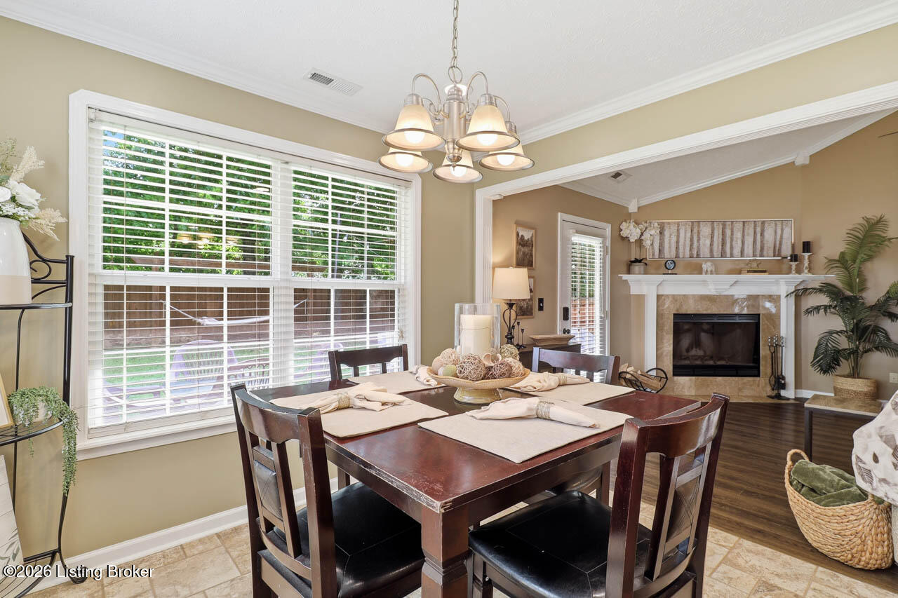 537 Shady Glen Cir