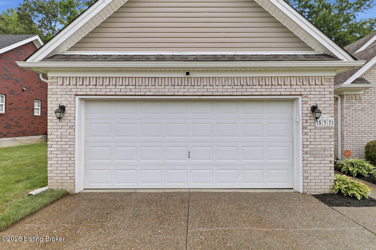 537 Shady Glen Cir