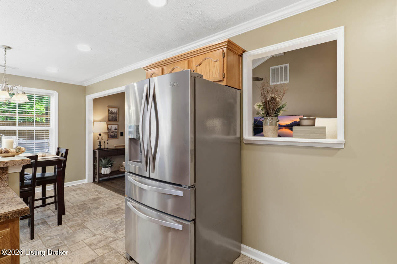 537 Shady Glen Cir
