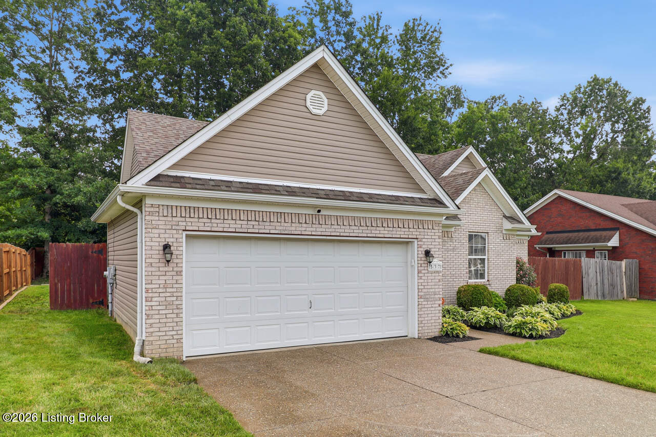 537 Shady Glen Cir