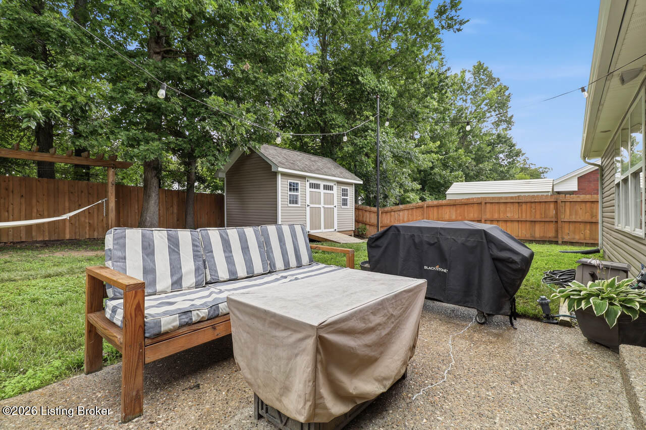 537 Shady Glen Cir
