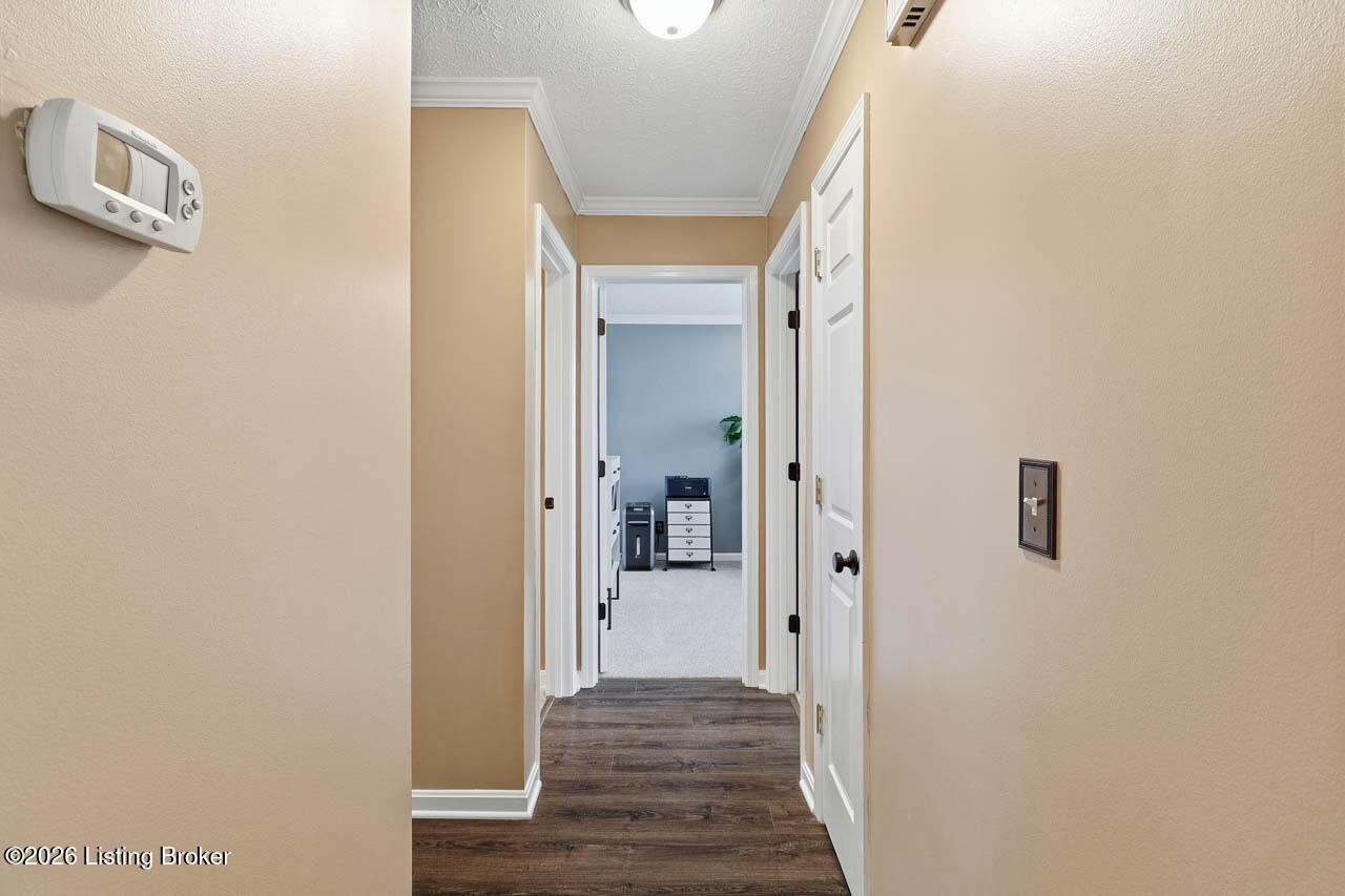 537 Shady Glen Cir