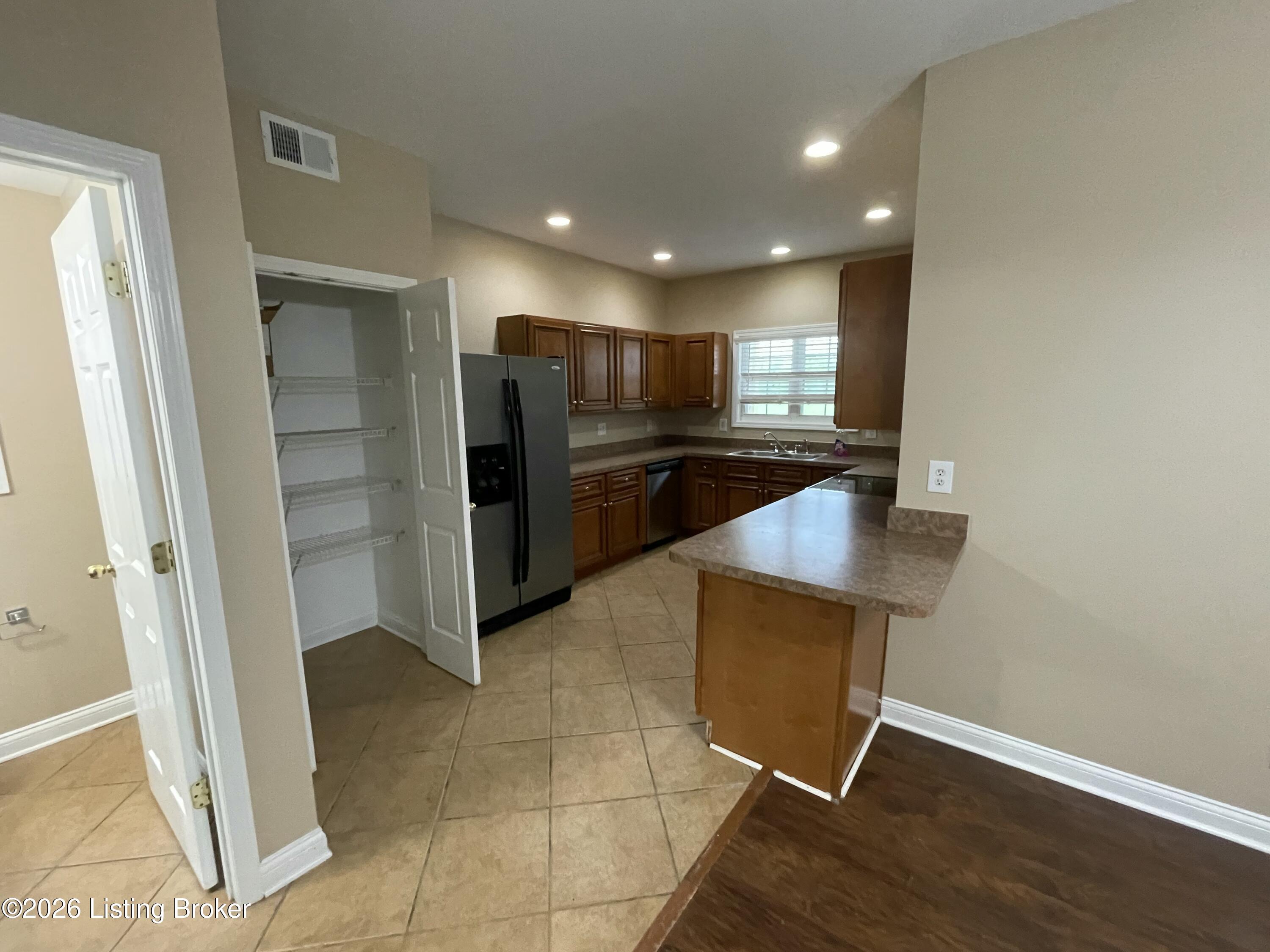 126 Crossing Ct 3