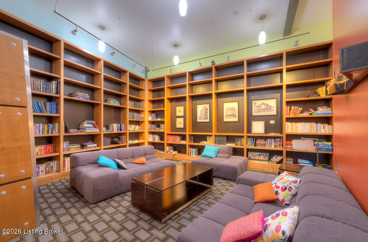 309 E Market St 313