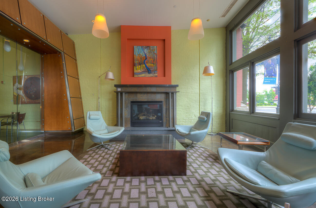 309 E Market St 313