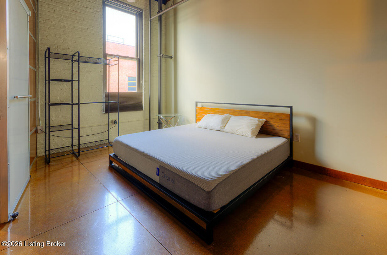 309 E Market St 313