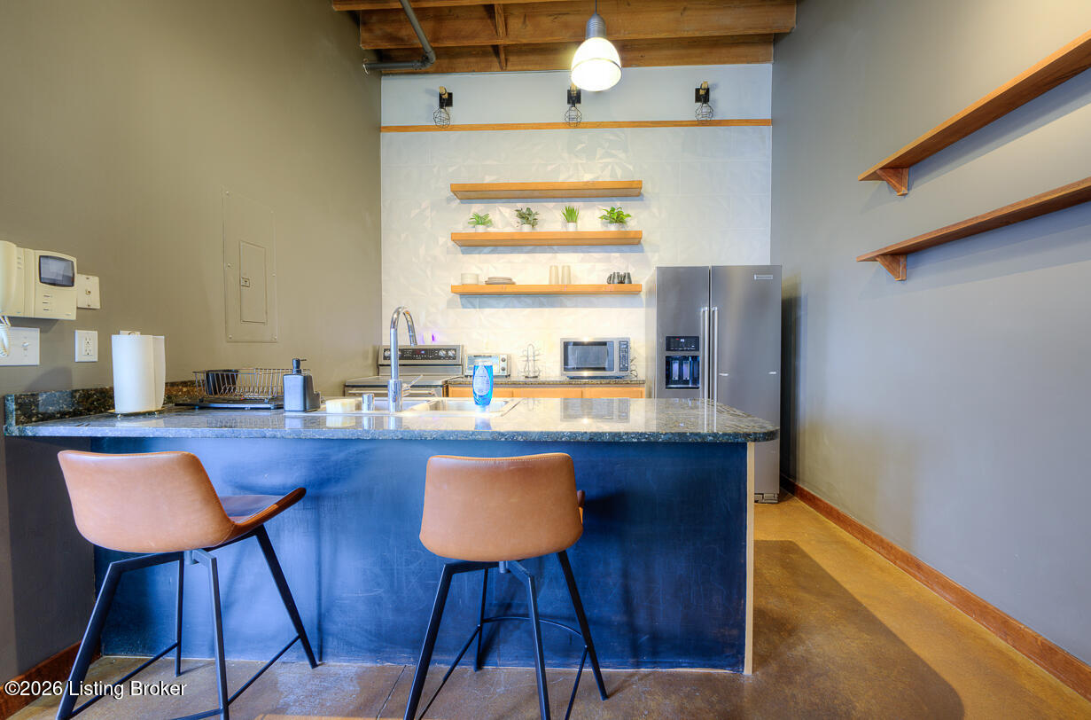 309 E Market St 313