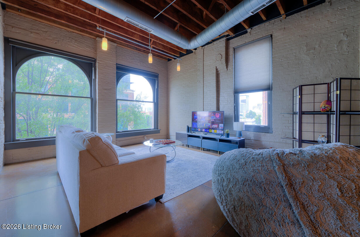309 E Market St 313