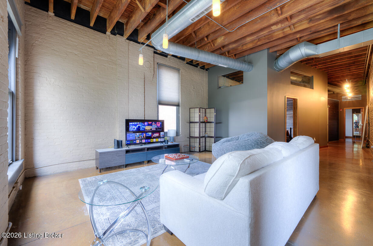 309 E Market St 313