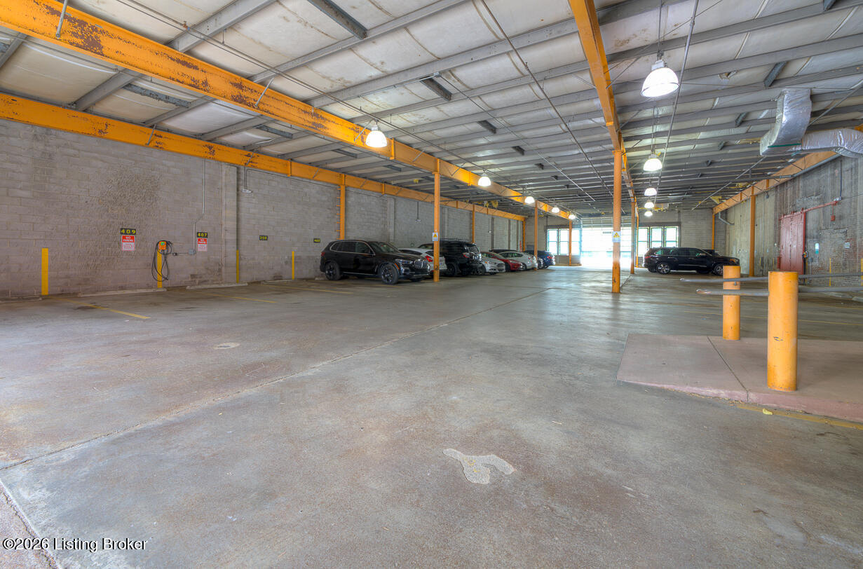 309 E Market St 313