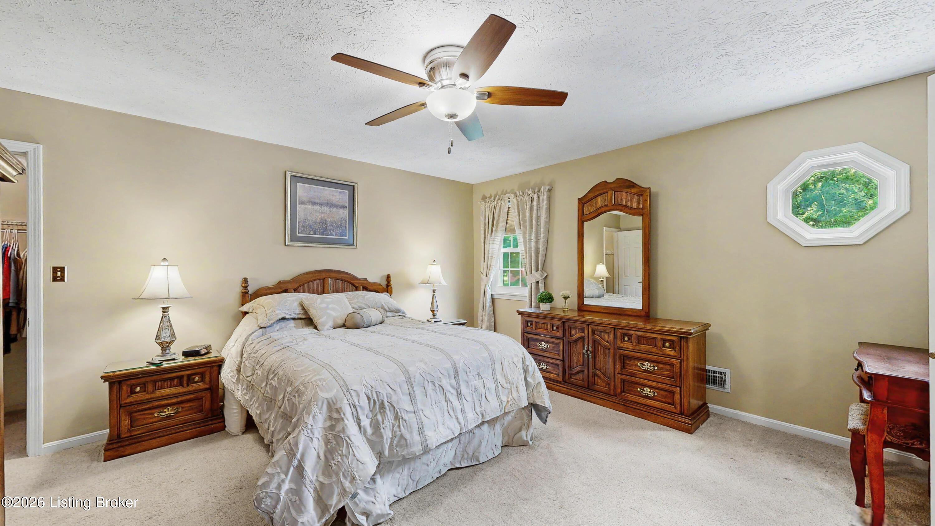 2611 Kennersley Dr