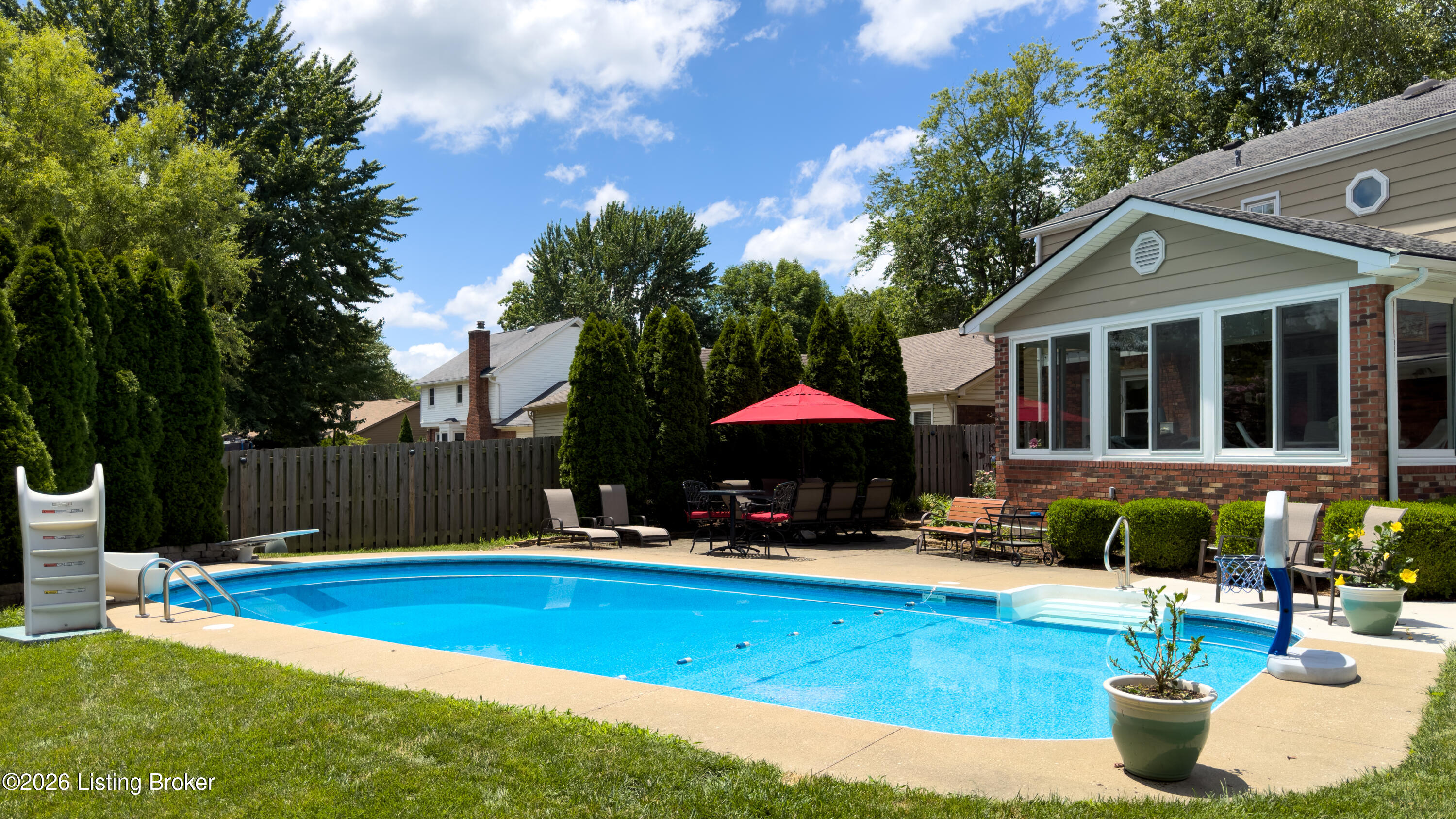2611 Kennersley Dr