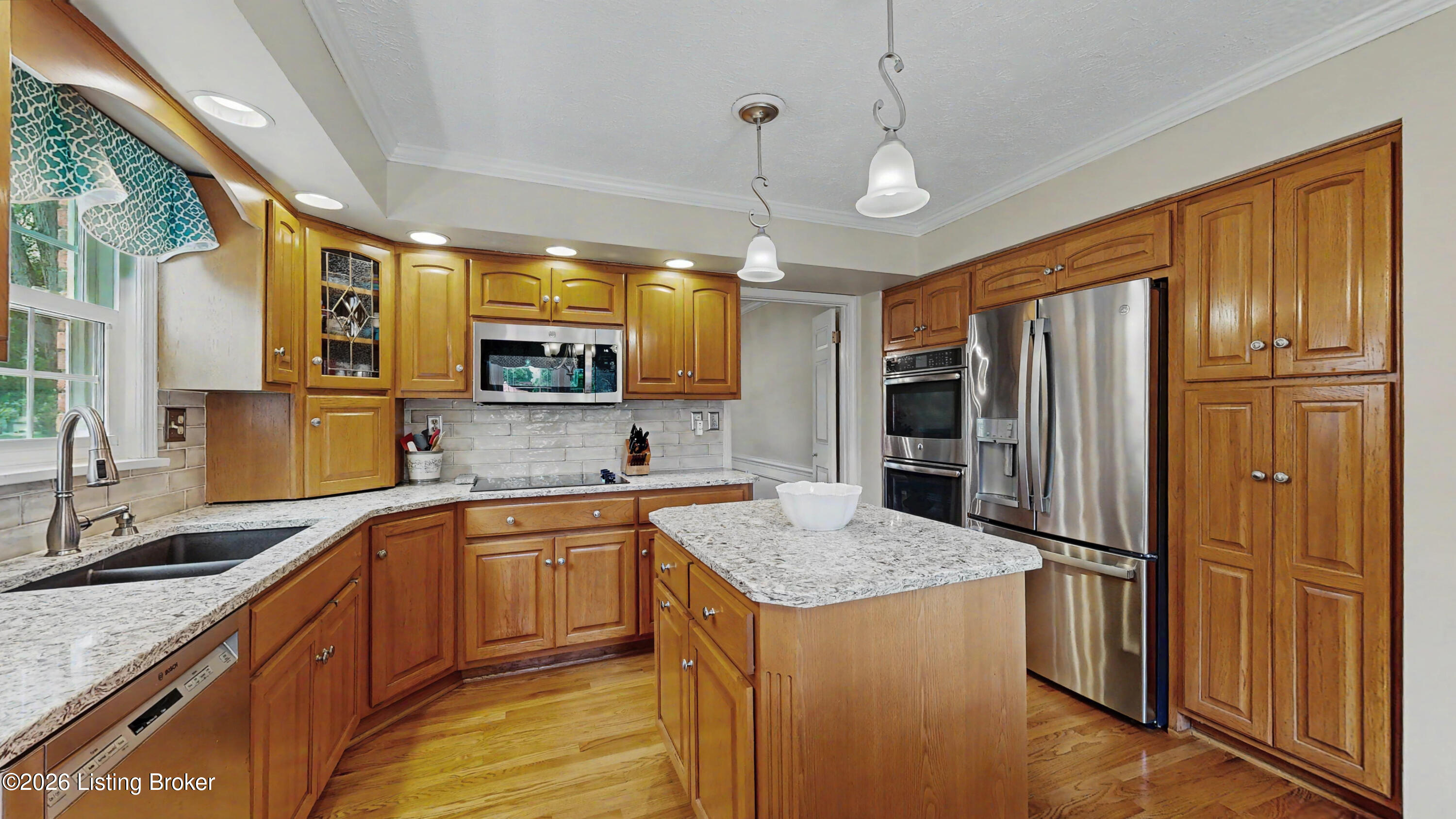 2611 Kennersley Dr