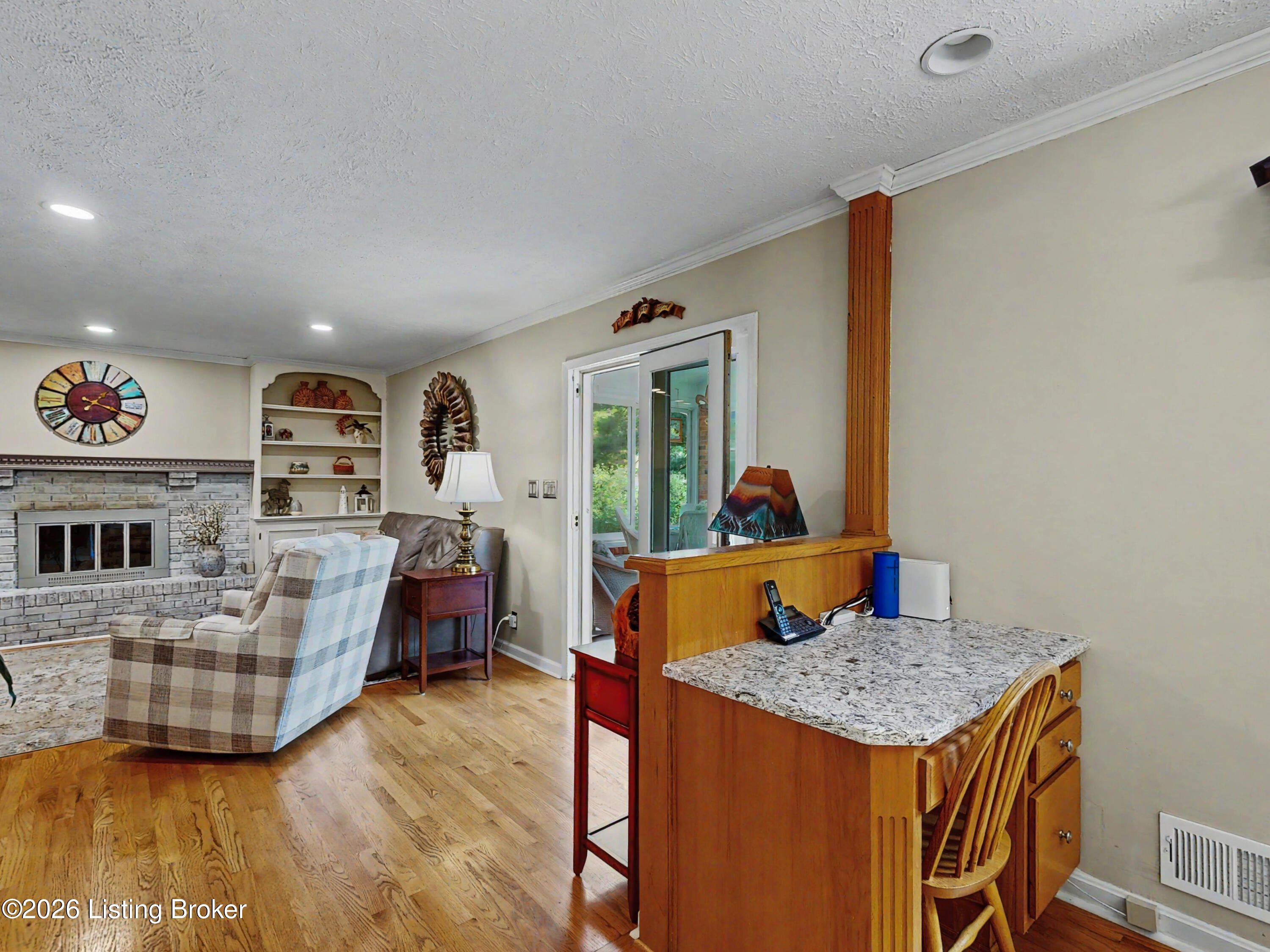 2611 Kennersley Dr