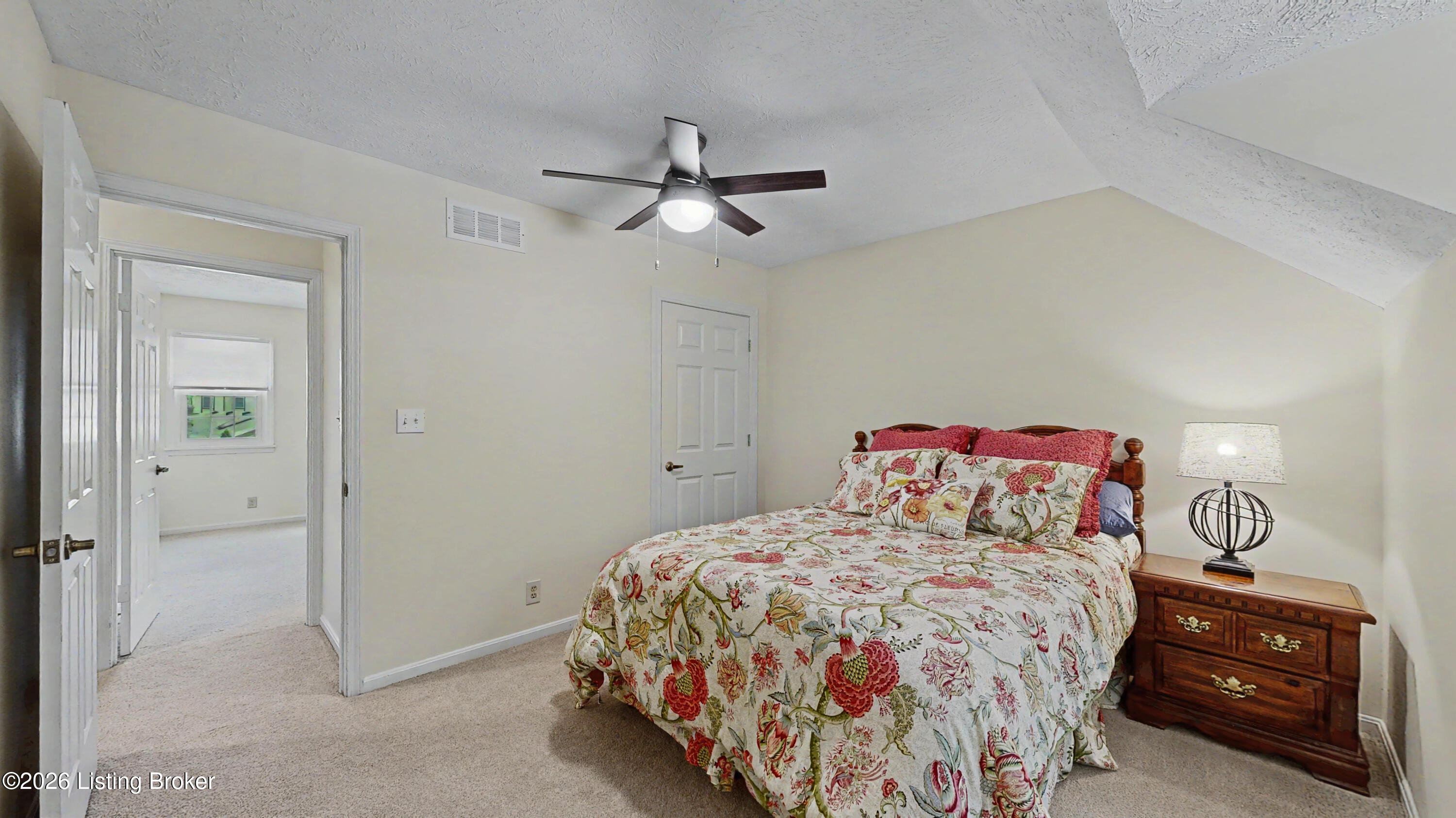 2611 Kennersley Dr