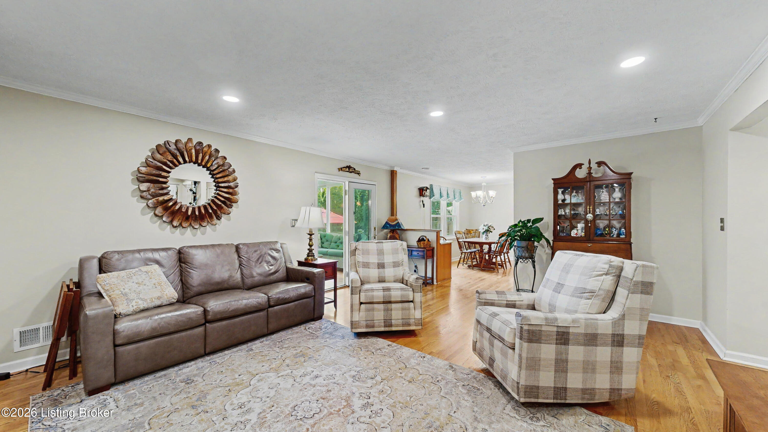 2611 Kennersley Dr