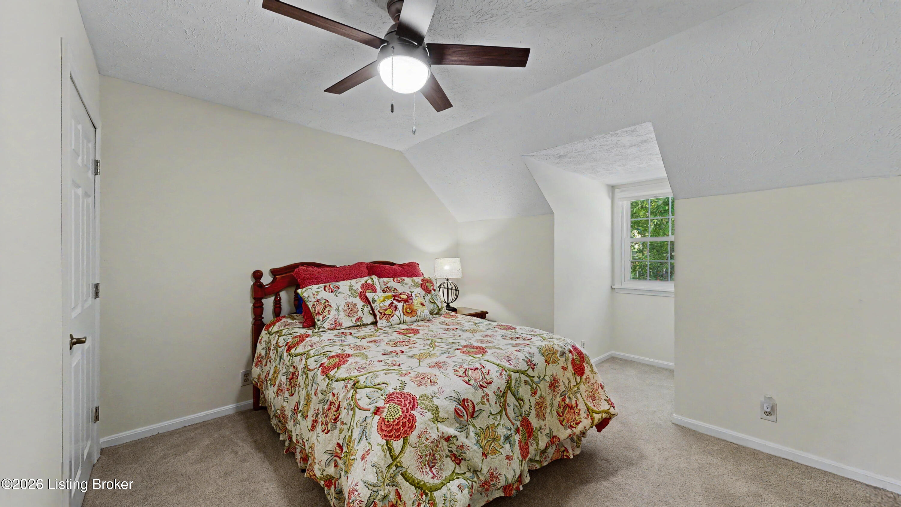 2611 Kennersley Dr