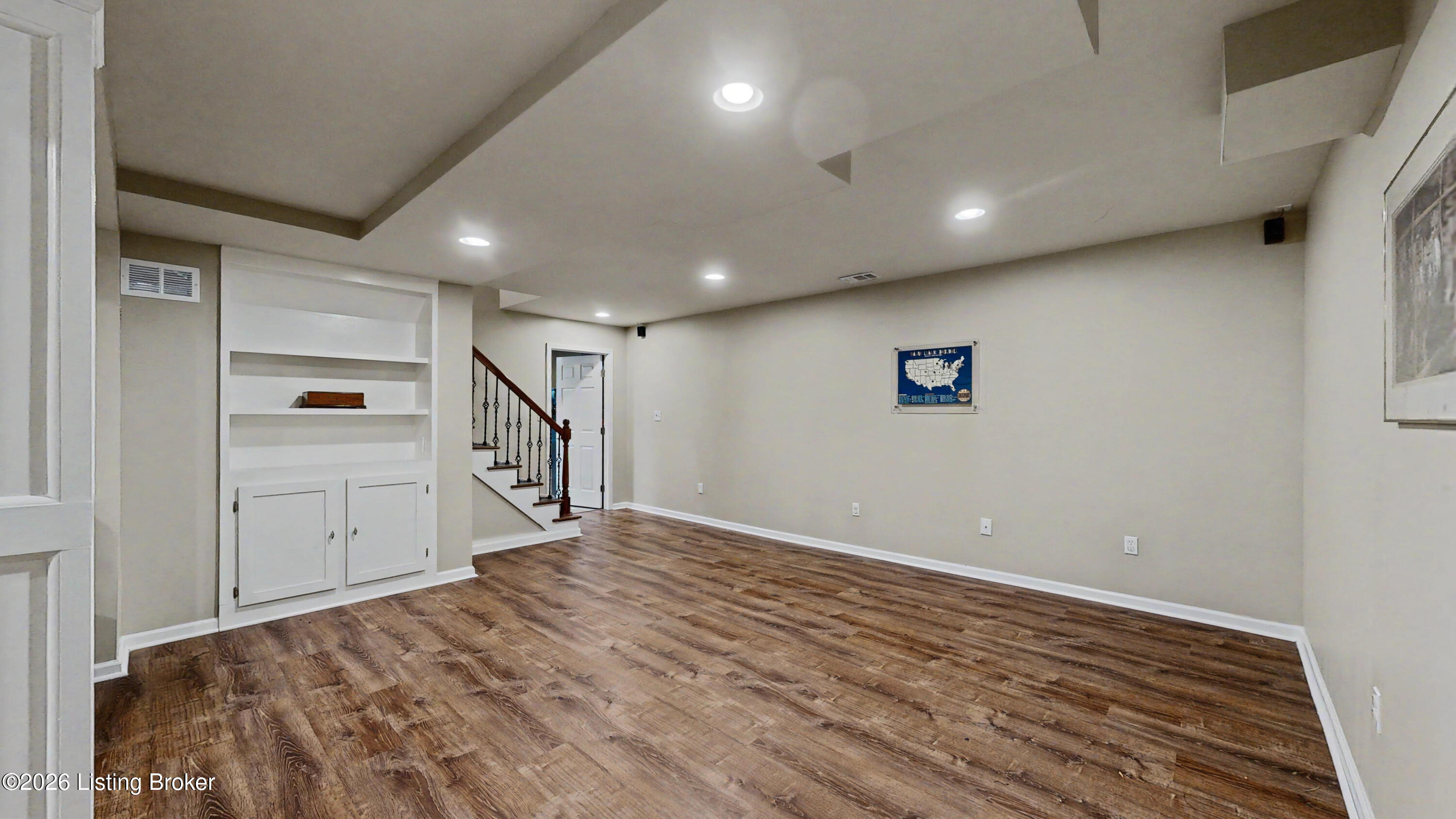 2611 Kennersley Dr