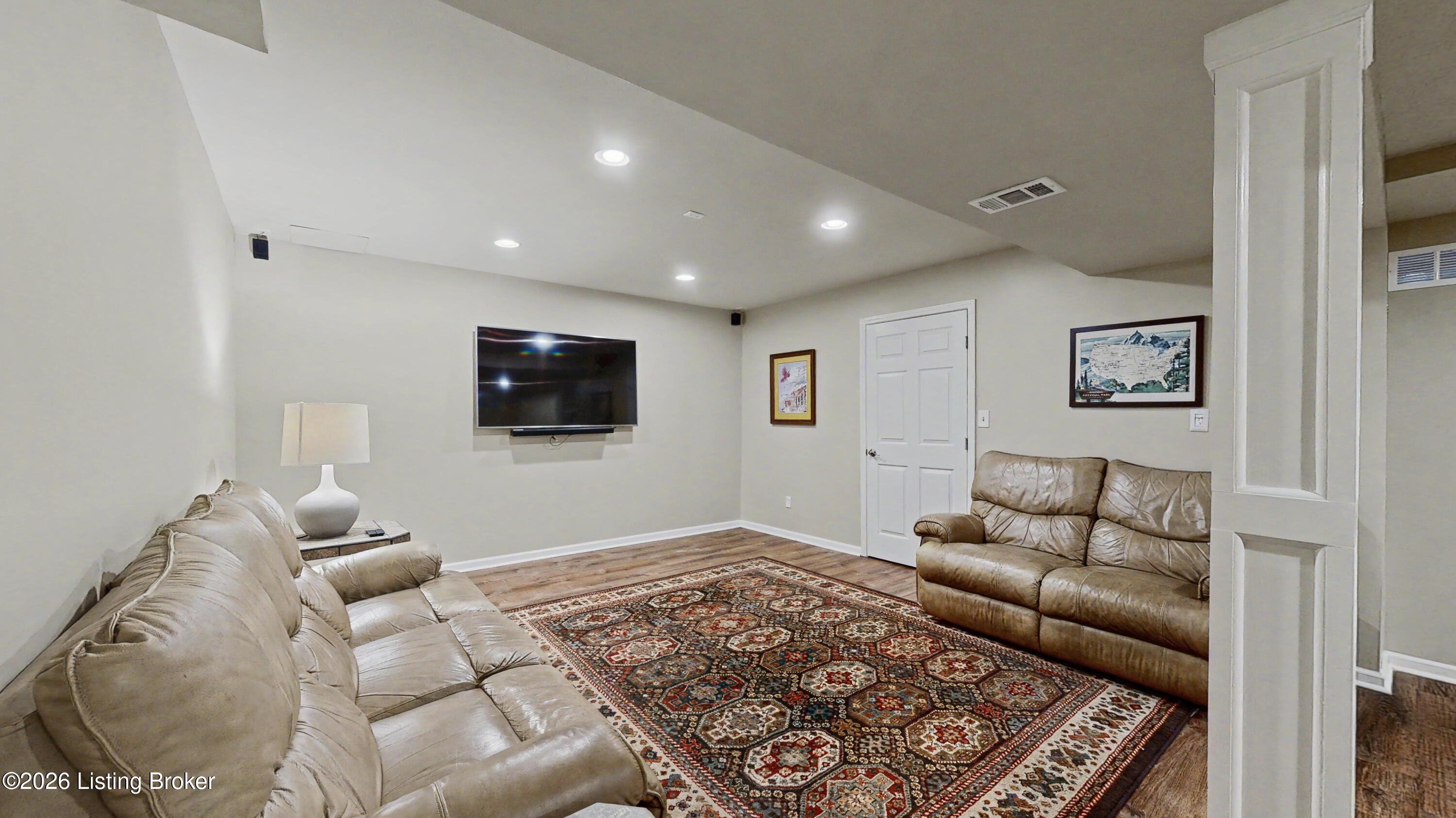 2611 Kennersley Dr