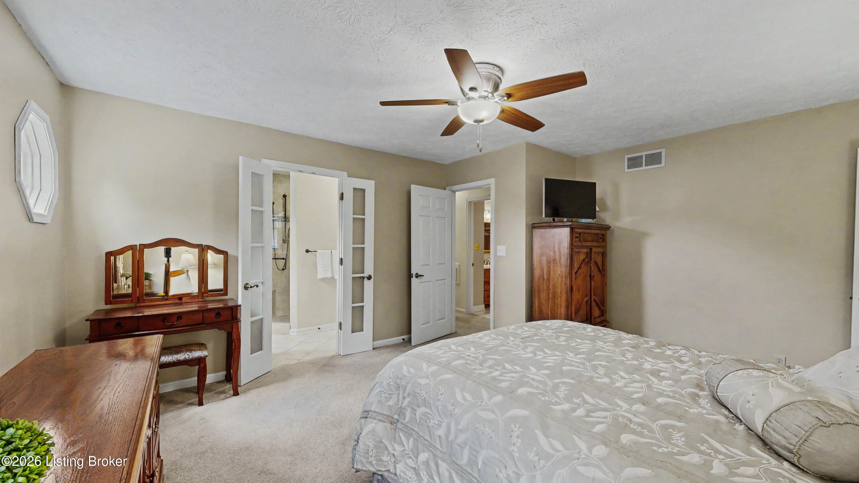 2611 Kennersley Dr