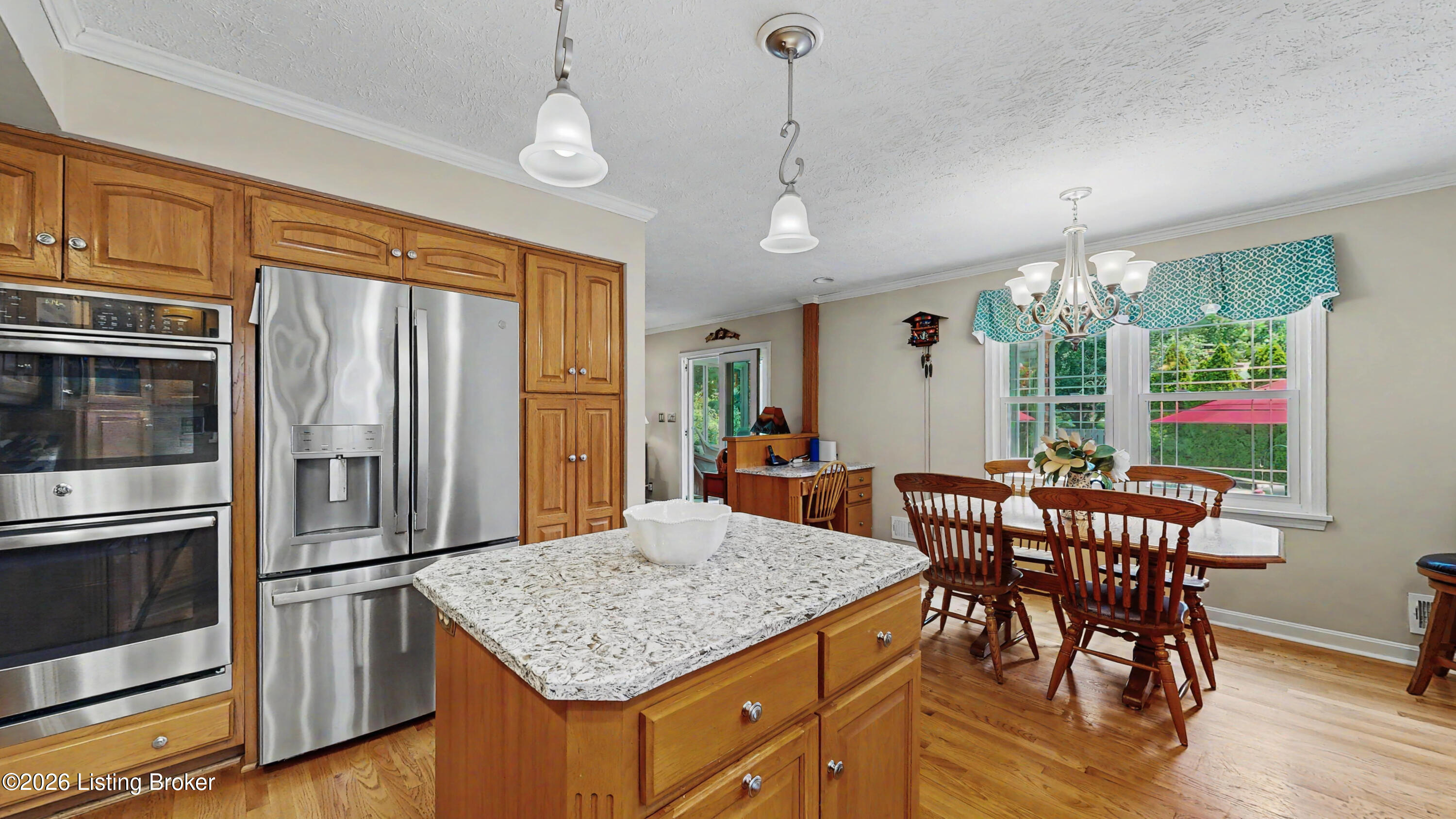 2611 Kennersley Dr