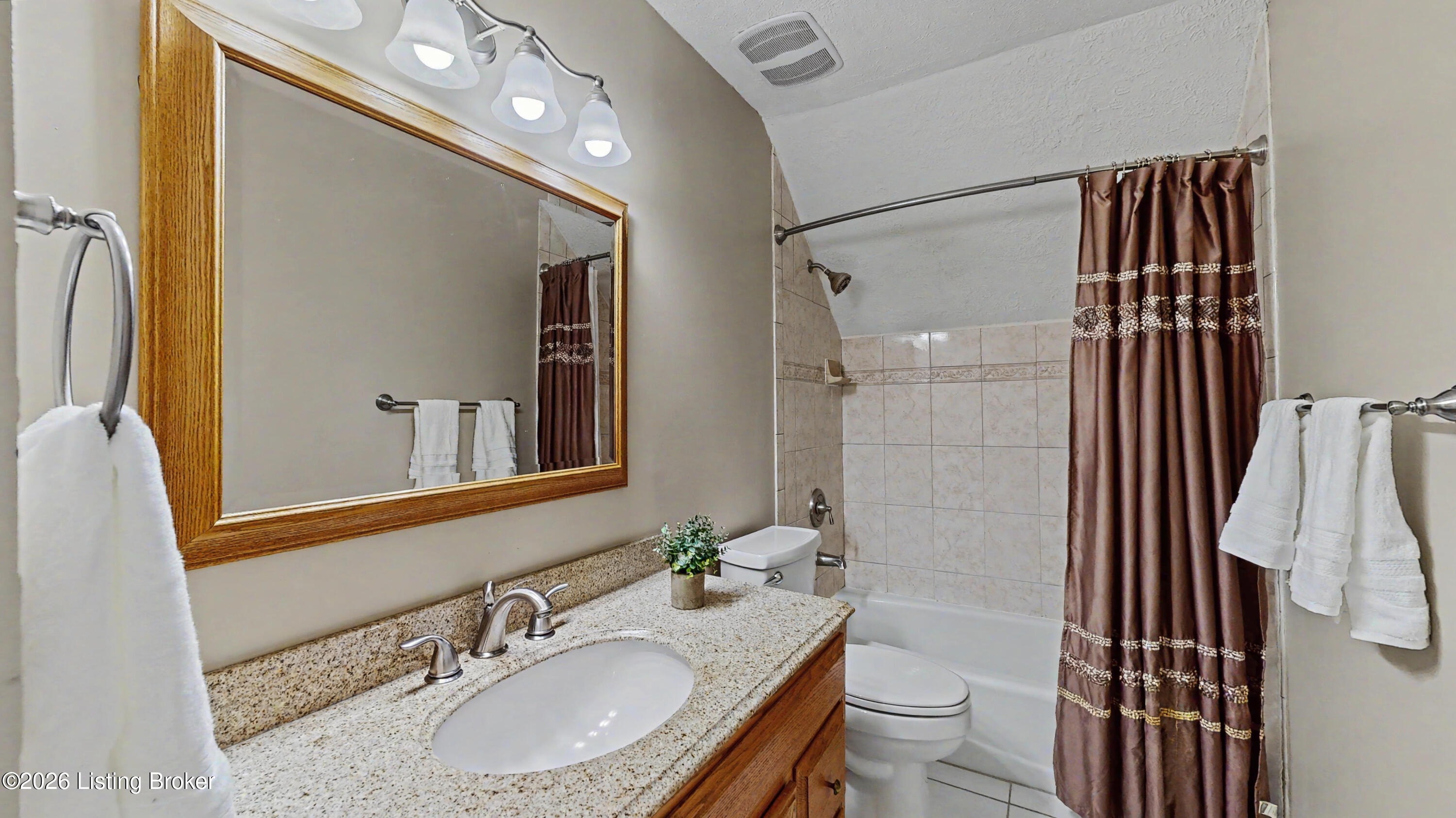 2611 Kennersley Dr