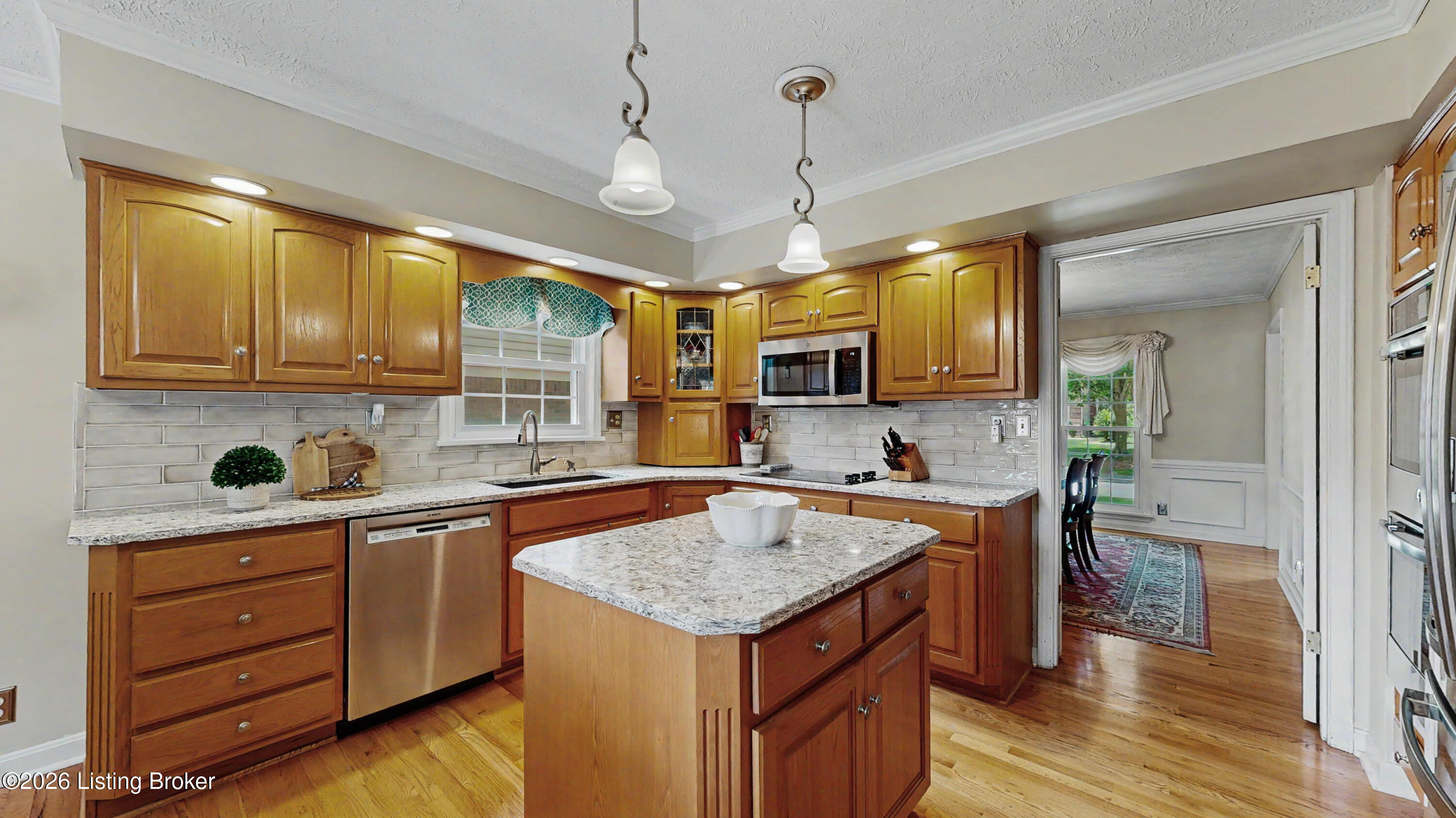 2611 Kennersley Dr