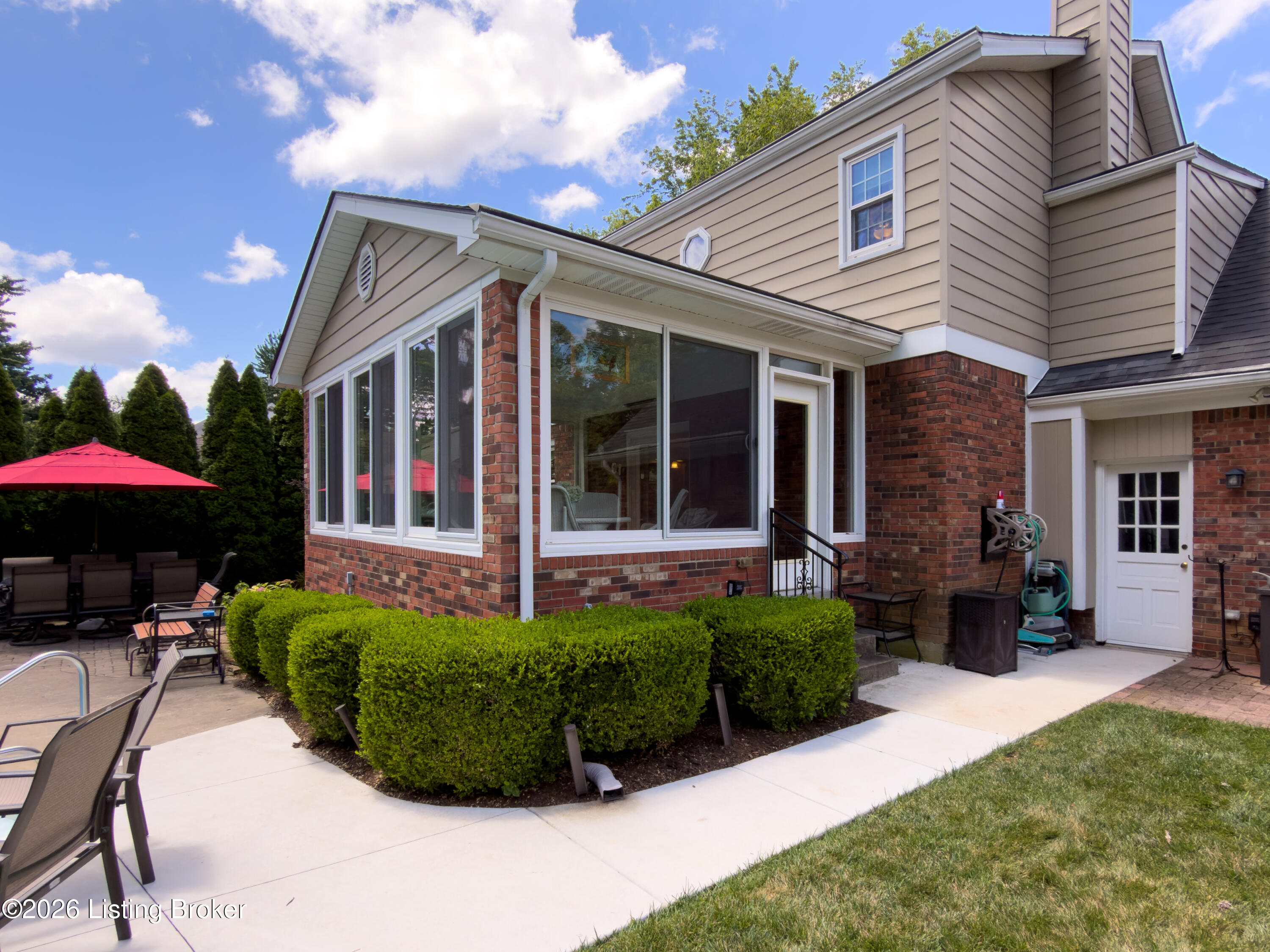 2611 Kennersley Dr