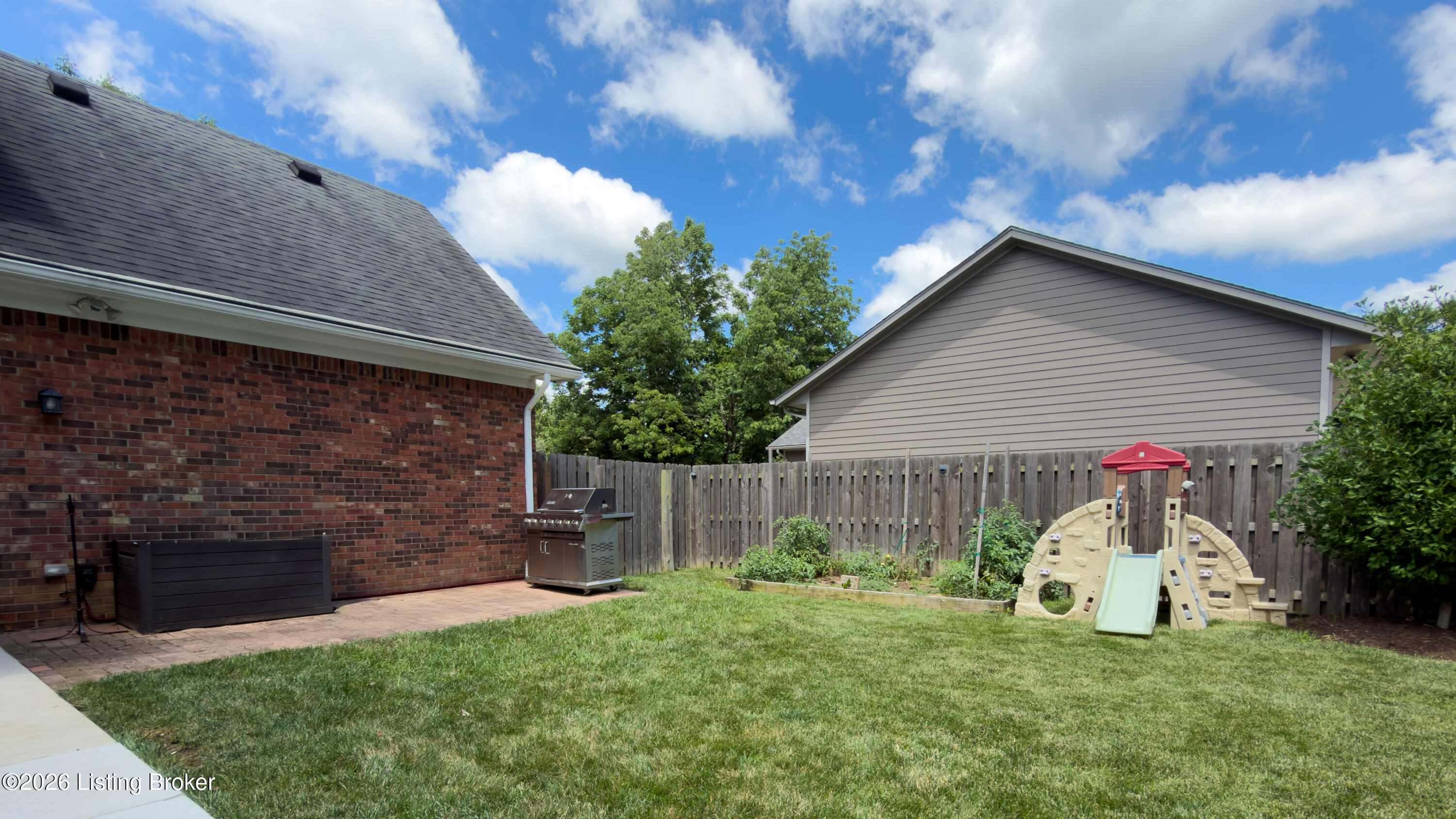 2611 Kennersley Dr