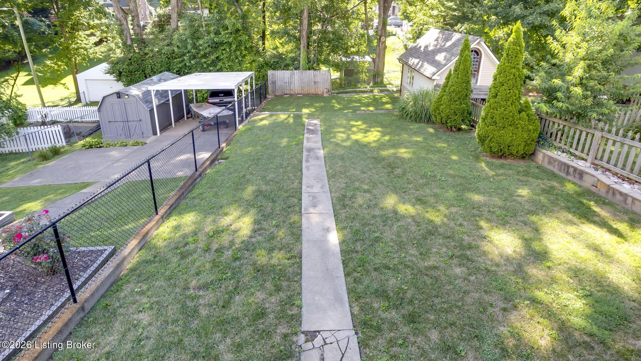 228 Saunders Ave