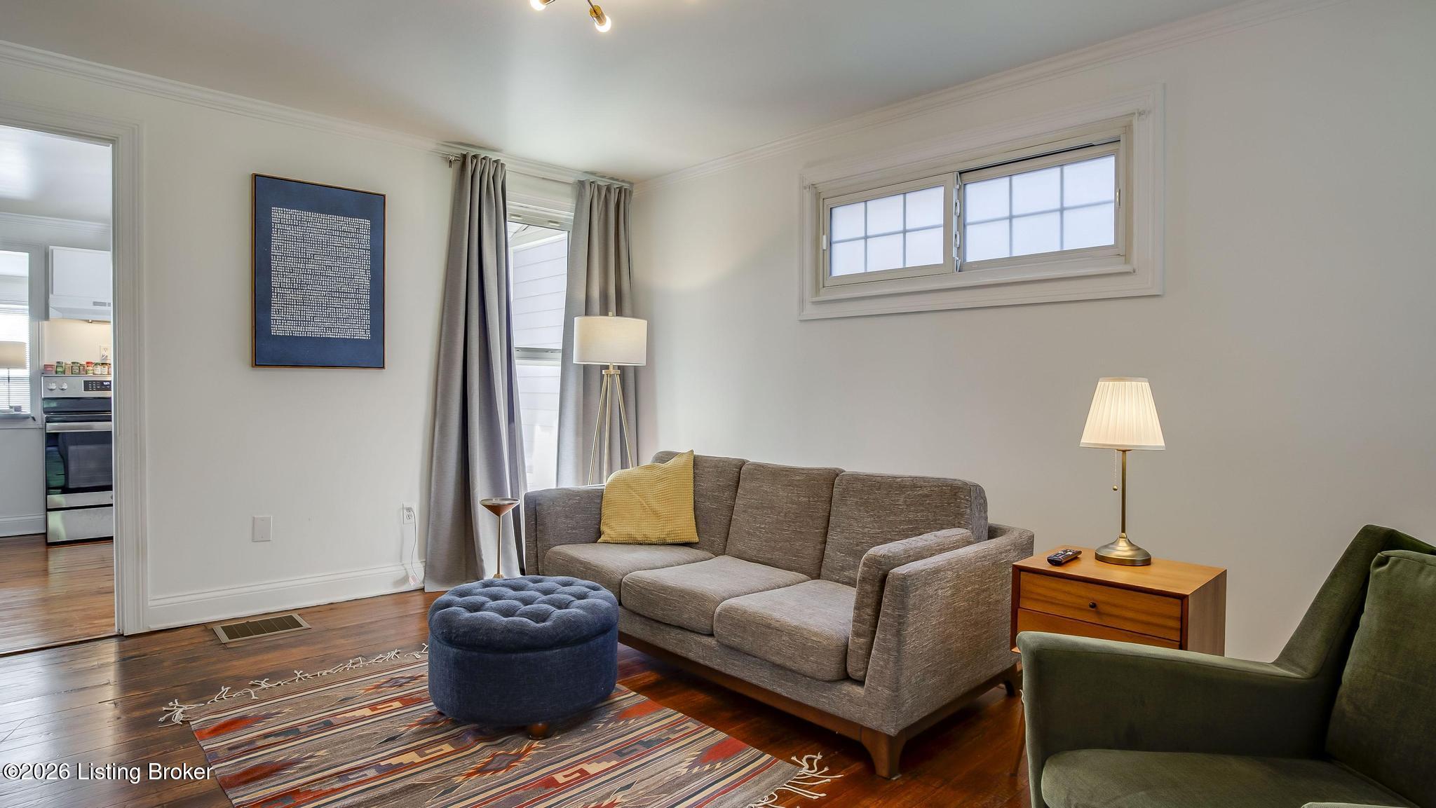 228 Saunders Ave