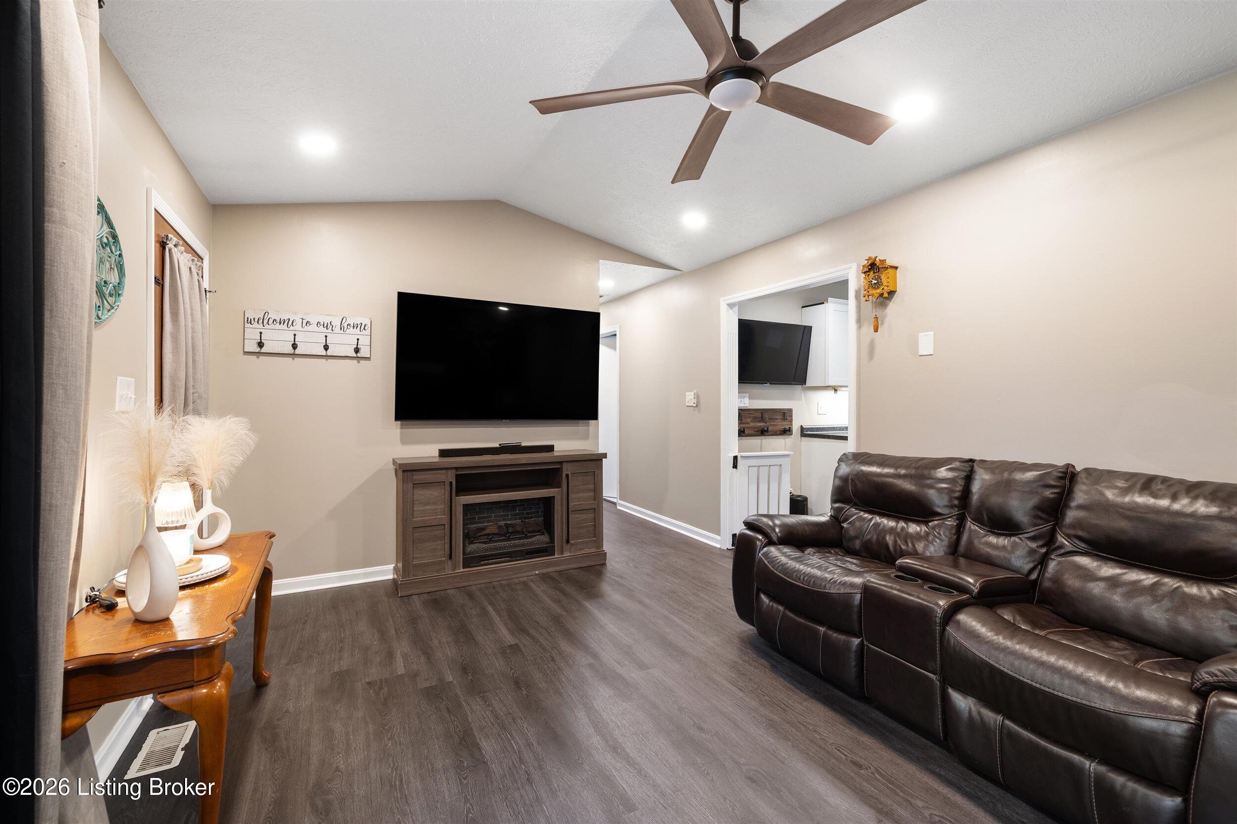 380 Oakrun Dr