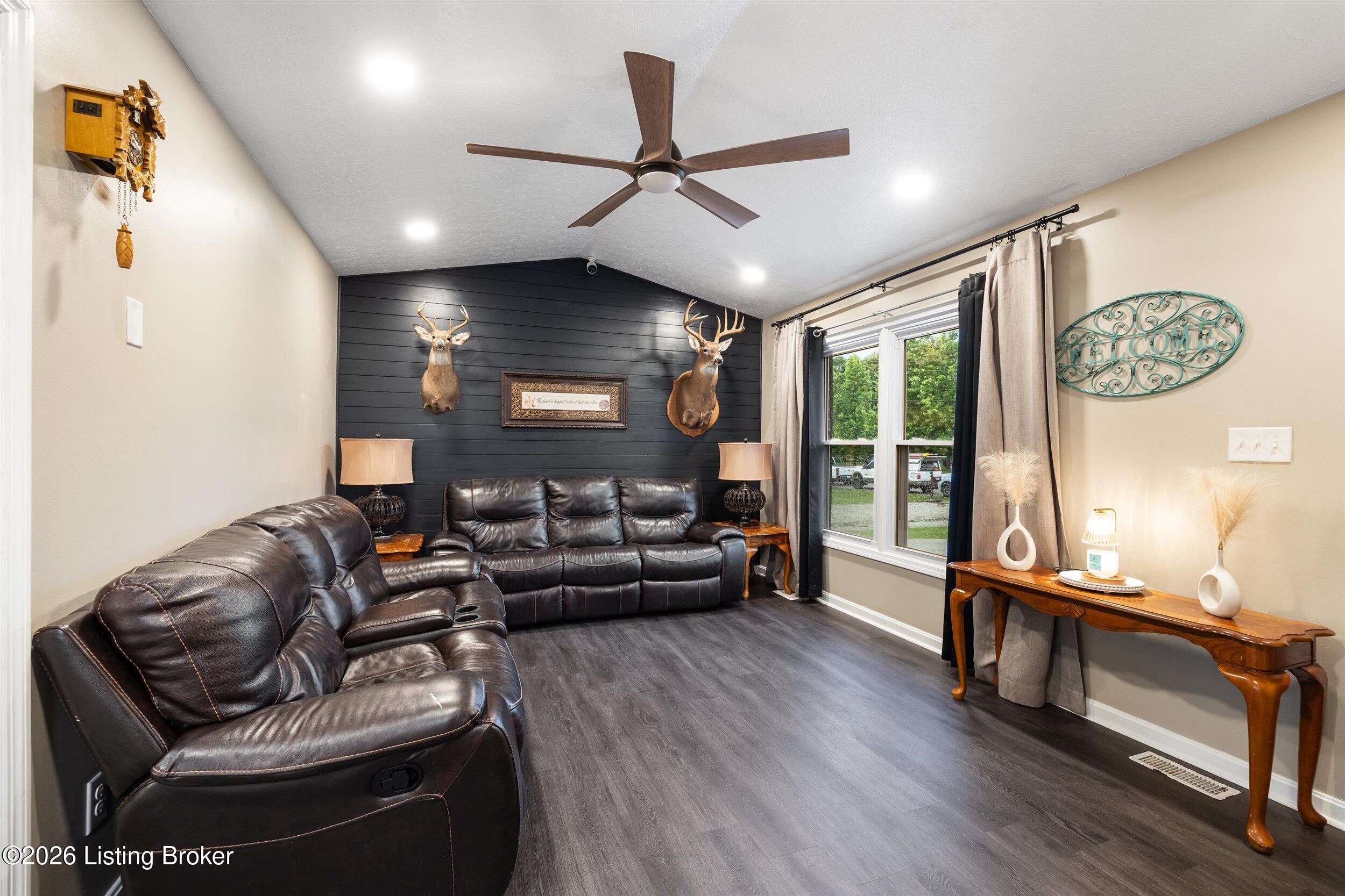 380 Oakrun Dr