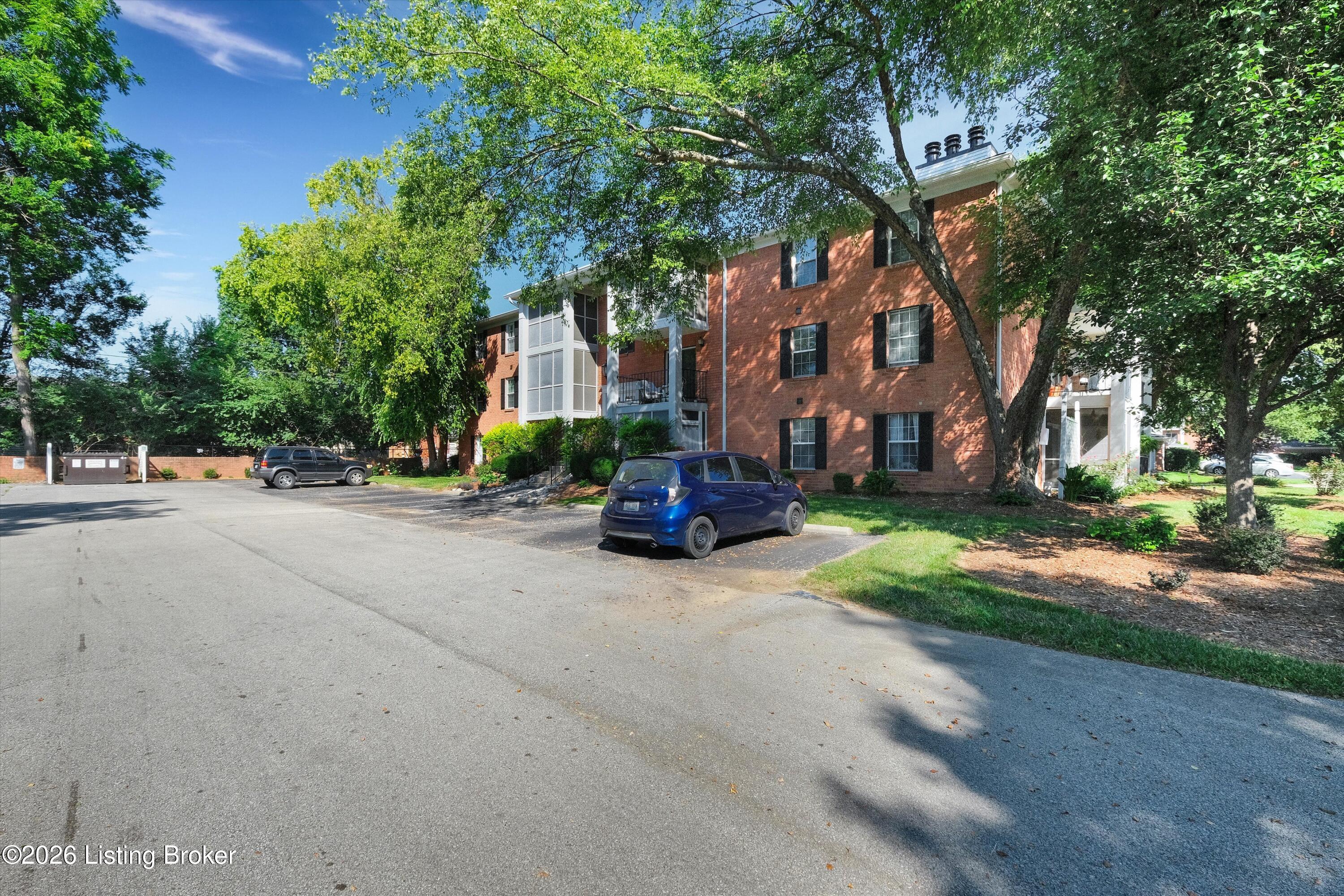 1002 Donard Park Ave