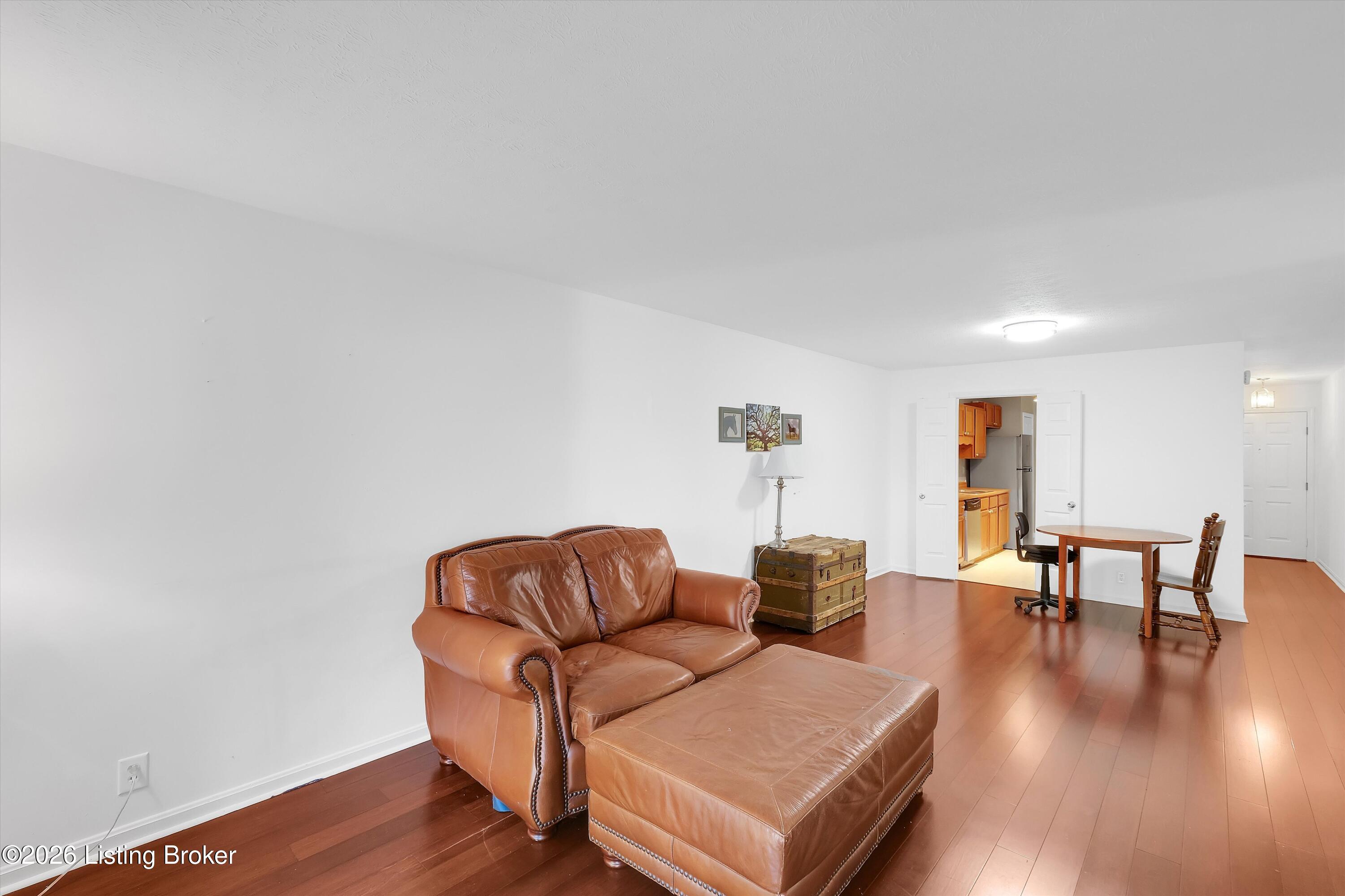 1002 Donard Park Ave