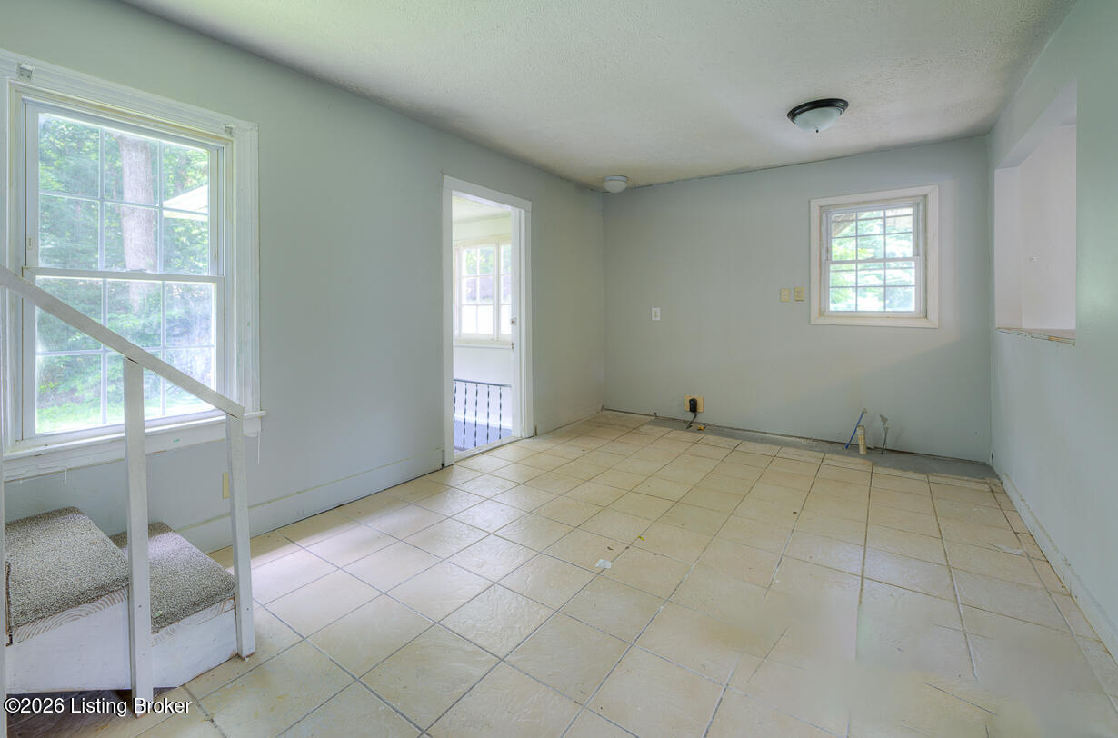 1536 Eskridge Ln