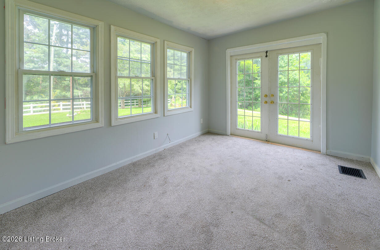 1536 Eskridge Ln
