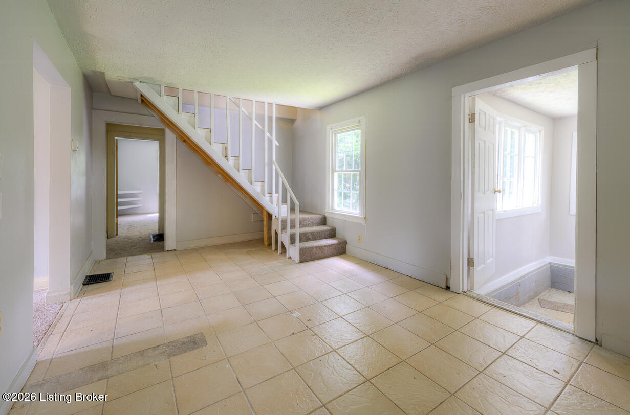 1536 Eskridge Ln