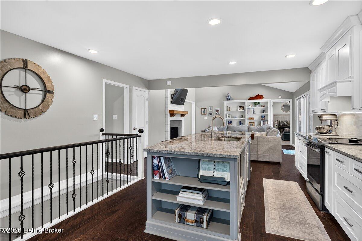 302 Blue Ridge Rd