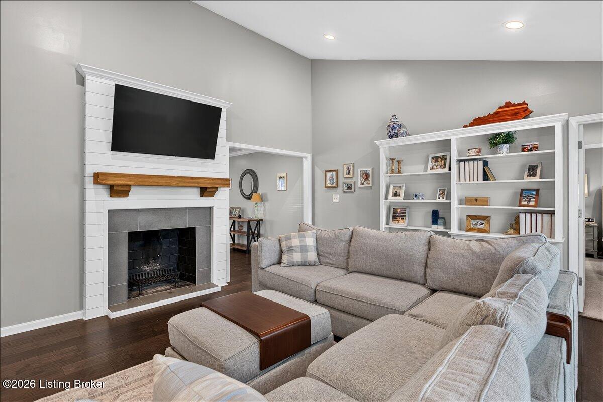 302 Blue Ridge Rd