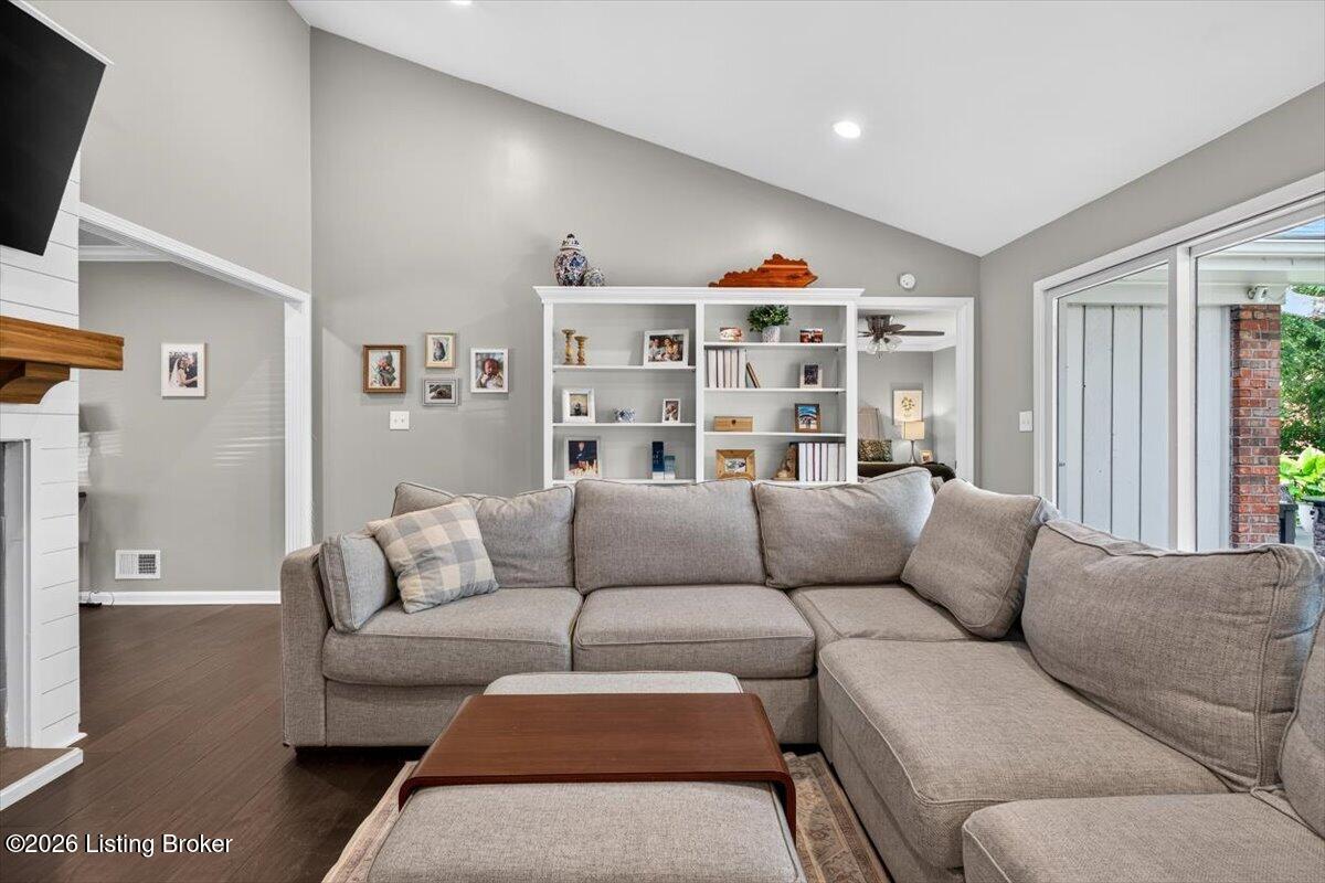 302 Blue Ridge Rd